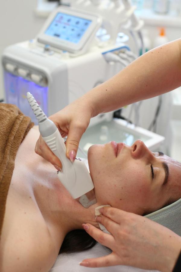 Amelia Zdroj Medical & Spa อีวอนิตซ์-สโดรย ภายนอก รูปภาพ